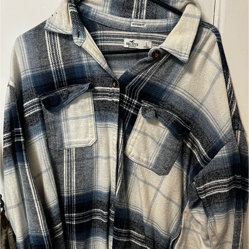 Woman’s blue Hollister Shacket